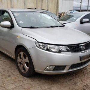 PÁRA-CHOQUE COM GRADE E MILHA CERATO